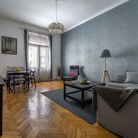 Katona Downtown & Quiet Neighborhood Budapest